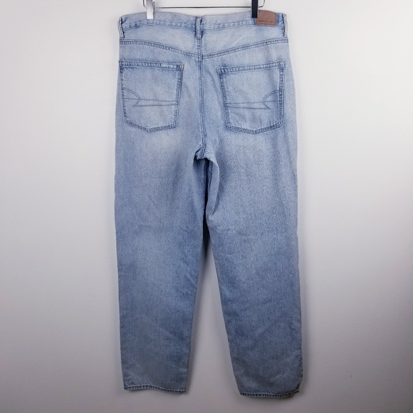 American Eagle 90s Boyfriend Light Wash Distressed Jeans size 12 X-Long - Picture 2 of 11